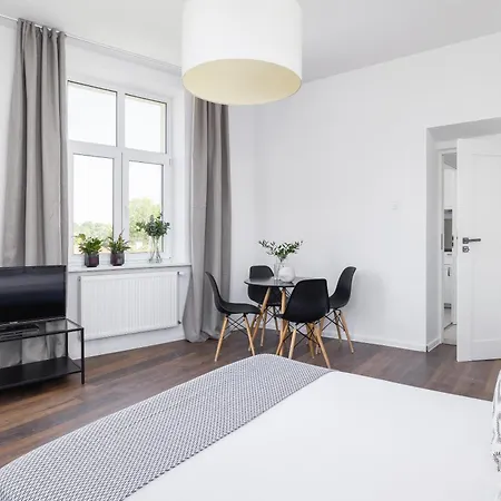 Soft Breeze Ap-1Br With Balcony-Old Town